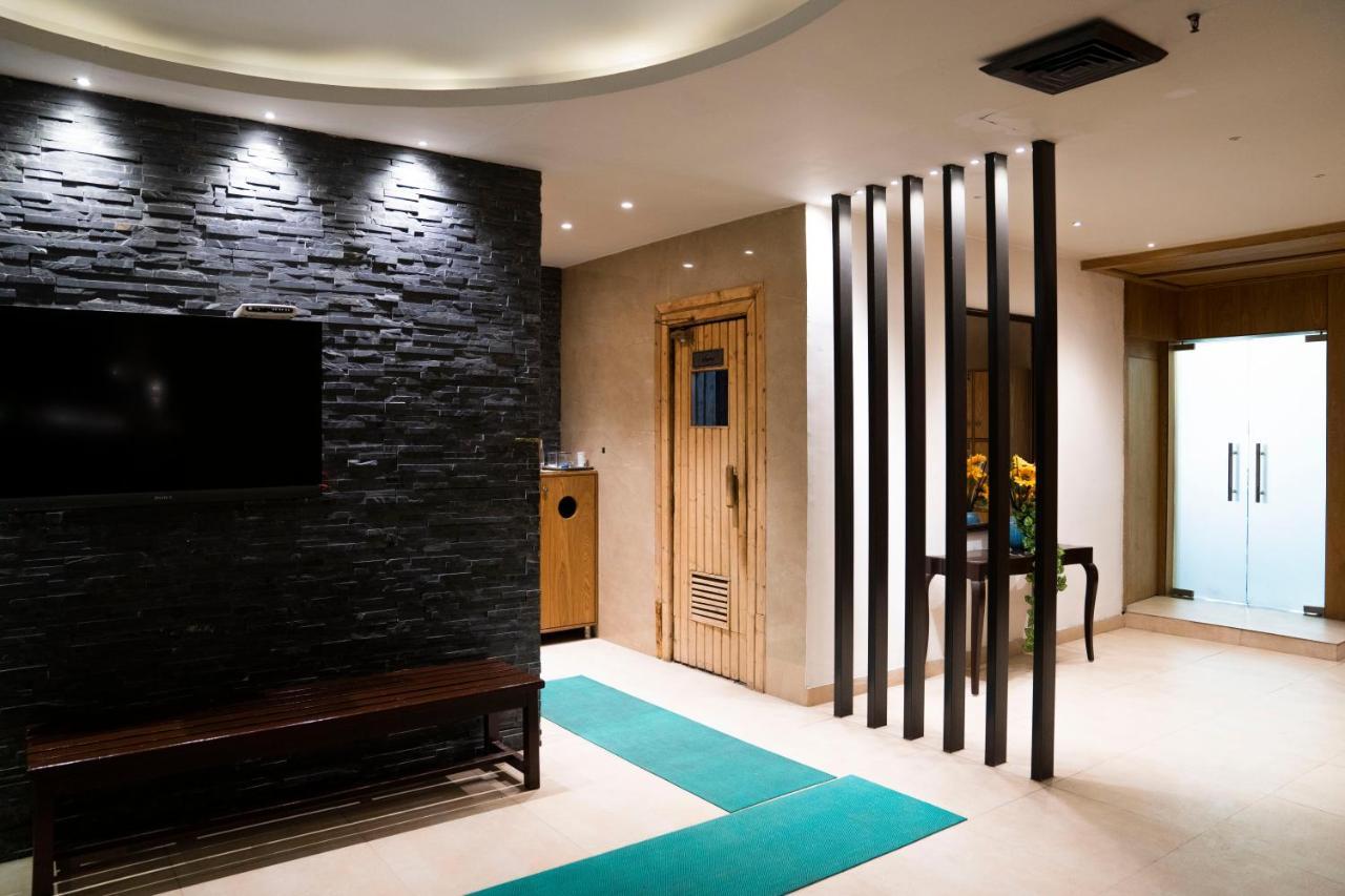 Ramada By Wyndham Jalandhar City Center Exterior photo